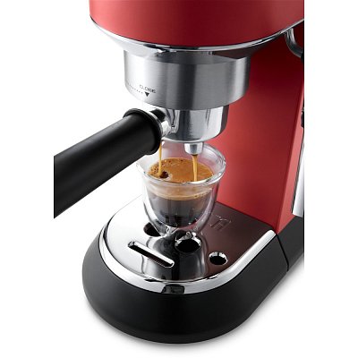 EC685.R ESPRESSO PÁKOVÉ DE'LONGHI