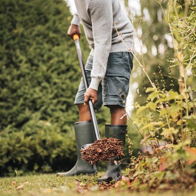 Lopata Solid, rovné držadlo FISKARS