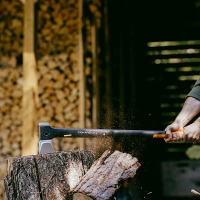 Štípací sekera (L) X36 FISKARS