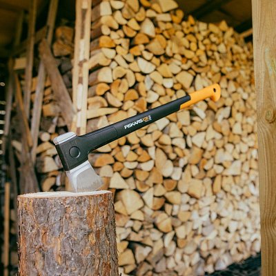 Štípací sekera(M) X28 FISKARS