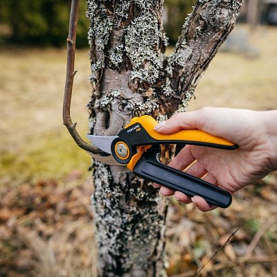 Zahradní nůžky,dvoučepelové P921 FISKARS